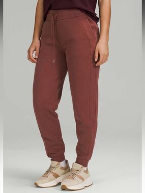 Lululemon Scuba High-Rise Slim Tapered Joggers Drawstring Smoky Red 4